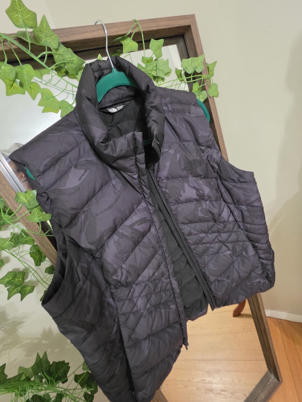 The North Face Black & Grey Quilted Down Vest - Camo-Pattern  (Lightweight)